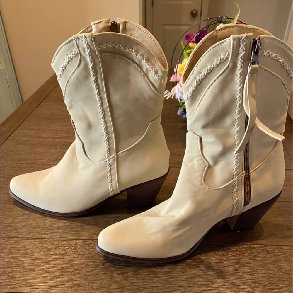 Cream cowboy short boots. Size 9 never worn